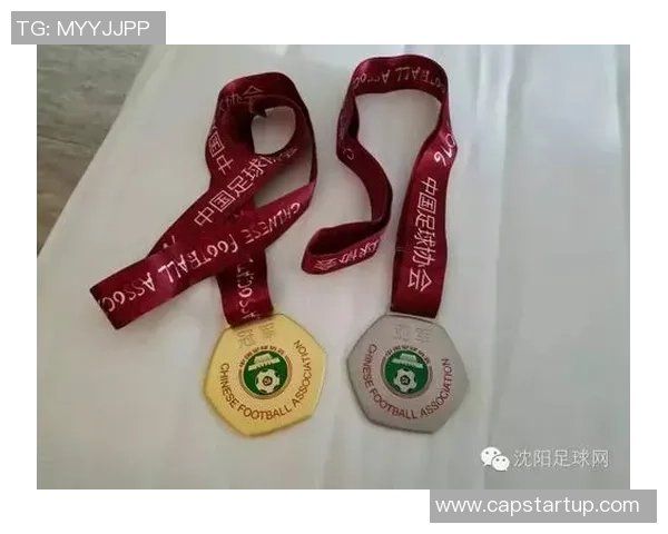 巧手雕刻足球巨星名字传承经典技艺与球场荣耀 巧手雕刻足球巨星名字传承经典技艺与球场荣耀